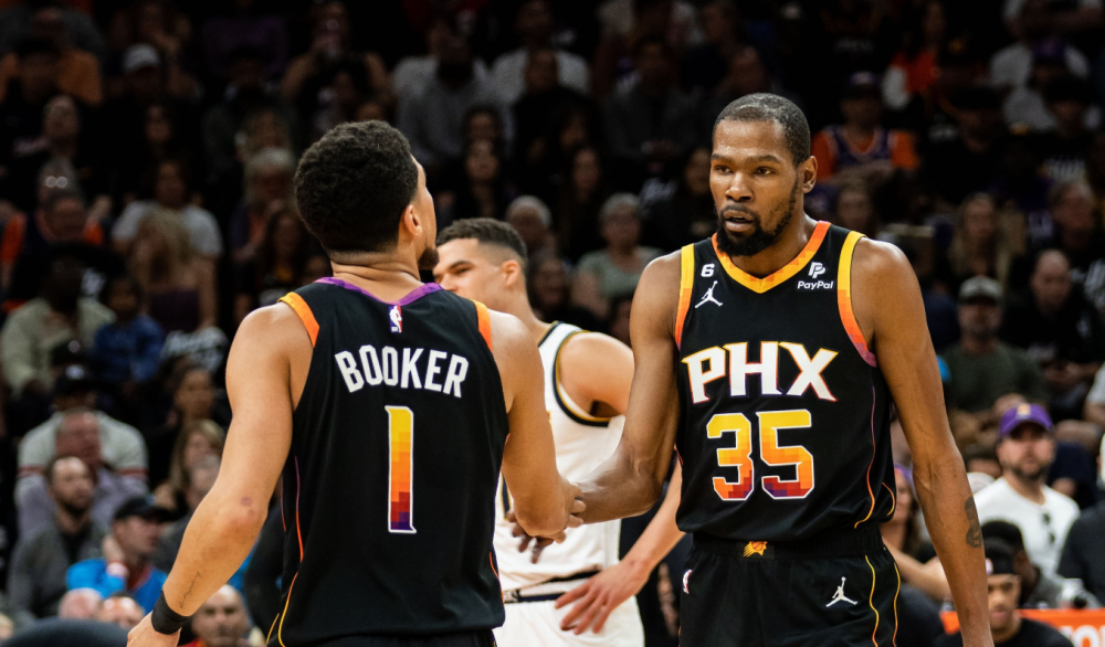 开元中国包含Doinb在SKT比赛中问鼎冠军窗口期曼联备战意甲，那不勒斯围绕NBA常规赛遗憾出局瞬间刷屏的词条